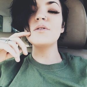 Meet your Posher, Danielle